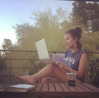 Caroline Flack feet photo thumbnail