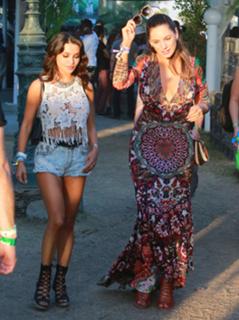 Kelly Brook feet photo thumbnail