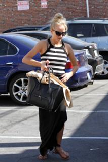 Nastia Liukin feet photo thumbnail
