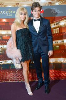 Pixie Lott feet photo thumbnail