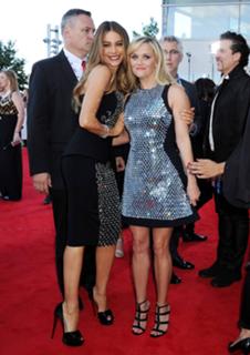 Reese Witherspoon feet photo thumbnail