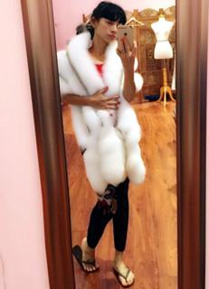Bai Ling feet photo thumbnail