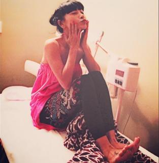 Bai Ling feet photo thumbnail