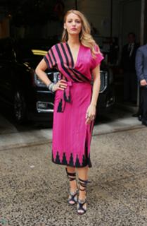 Blake Lively feet photo thumbnail