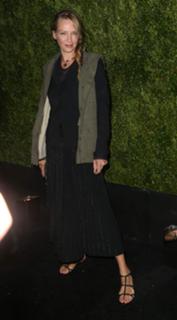 Uma Thurman feet photo thumbnail