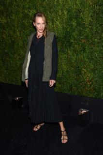 Uma Thurman feet photo thumbnail