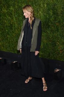 Uma Thurman feet photo thumbnail