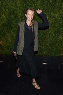 Uma Thurman feet photo thumbnail