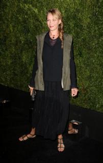 Uma Thurman feet photo thumbnail