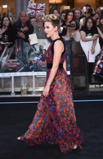 Scarlett Johansson feet photo thumbnail