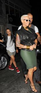 Amber Rose feet photo thumbnail
