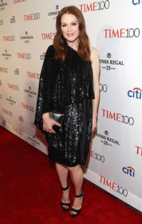 Julianne Moore feet photo thumbnail