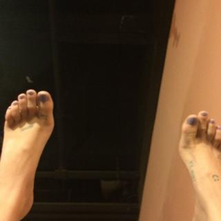 Kesha feet photo thumbnail