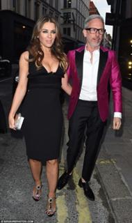 Elizabeth Hurley feet photo thumbnail