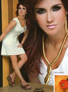 Dulce María feet photo thumbnail