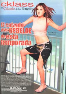 Dulce María feet photo thumbnail