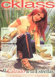 Dulce María feet photo thumbnail