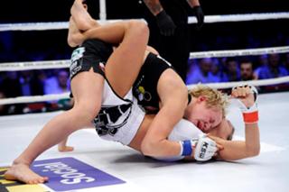 Karolina Kowalkiewicz feet photo 1