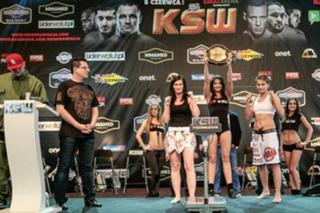 Karolina Kowalkiewicz feet photo thumbnail