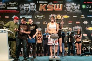 Karolina Kowalkiewicz feet photo thumbnail
