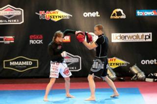 Karolina Kowalkiewicz feet photo thumbnail