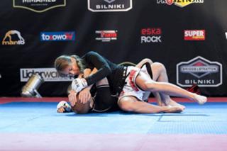 Karolina Kowalkiewicz feet photo thumbnail