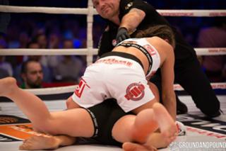 Karolina Kowalkiewicz feet photo thumbnail