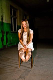 Karolina Kowalkiewicz feet photo thumbnail