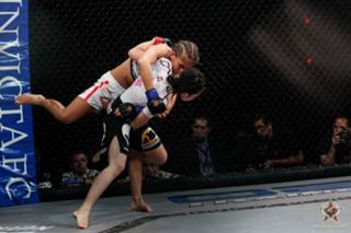 Karolina Kowalkiewicz feet photo thumbnail