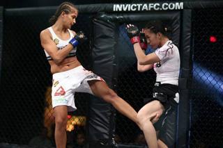 Karolina Kowalkiewicz feet photo thumbnail