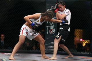 Karolina Kowalkiewicz feet photo thumbnail