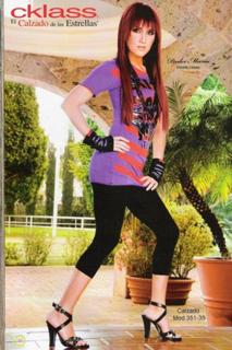 Dulce María feet photo thumbnail