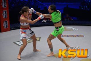 Karolina Kowalkiewicz feet photo thumbnail