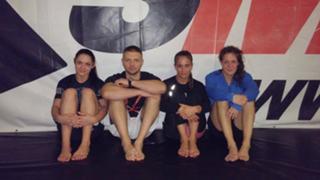 Karolina Kowalkiewicz feet photo thumbnail