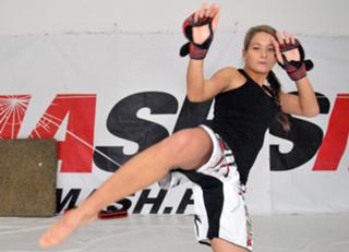 Karolina Kowalkiewicz feet photo thumbnail