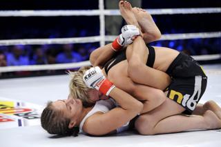Karolina Kowalkiewicz feet photo thumbnail
