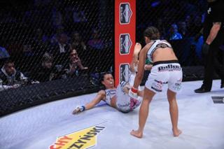 Karolina Kowalkiewicz feet photo thumbnail