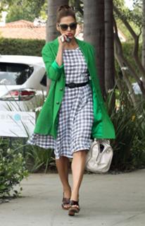 Eva Mendes feet photo thumbnail