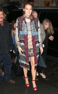 Blake Lively feet photo thumbnail