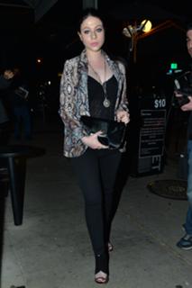 Michelle Trachtenberg feet photo thumbnail