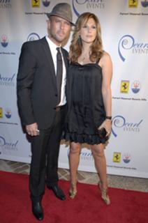 Daisy Fuentes feet photo thumbnail