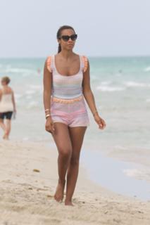 Rochelle Humes feet photo thumbnail