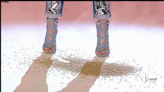 Ilary Blasi feet photo thumbnail