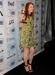 Julianne Moore feet photo thumbnail