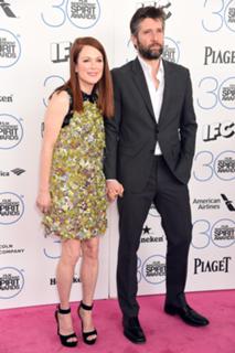 Julianne Moore feet photo thumbnail