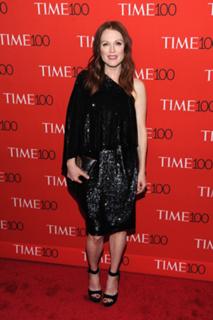 Julianne Moore feet photo thumbnail