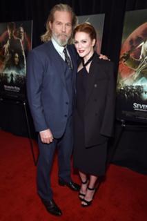Julianne Moore feet photo thumbnail