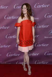 Julianne Moore feet photo thumbnail
