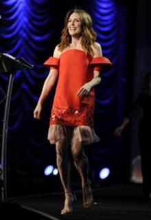 Julianne Moore feet photo thumbnail