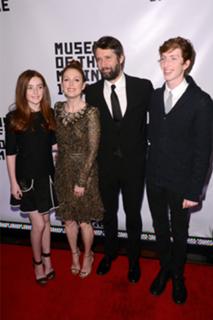 Julianne Moore feet photo thumbnail